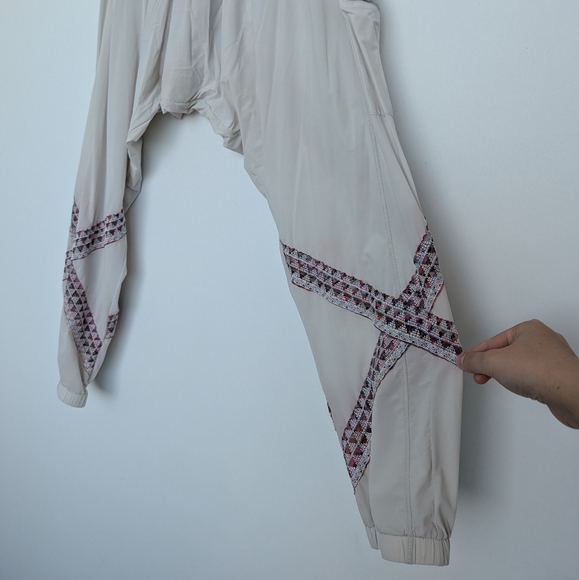 Free People Movement Harem Jogger Pants Tribal Print Applique Hippie Sz XS - Picture 3 of 16